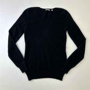 Uniqlo black cashmere scoop neck pullover sweater XS
